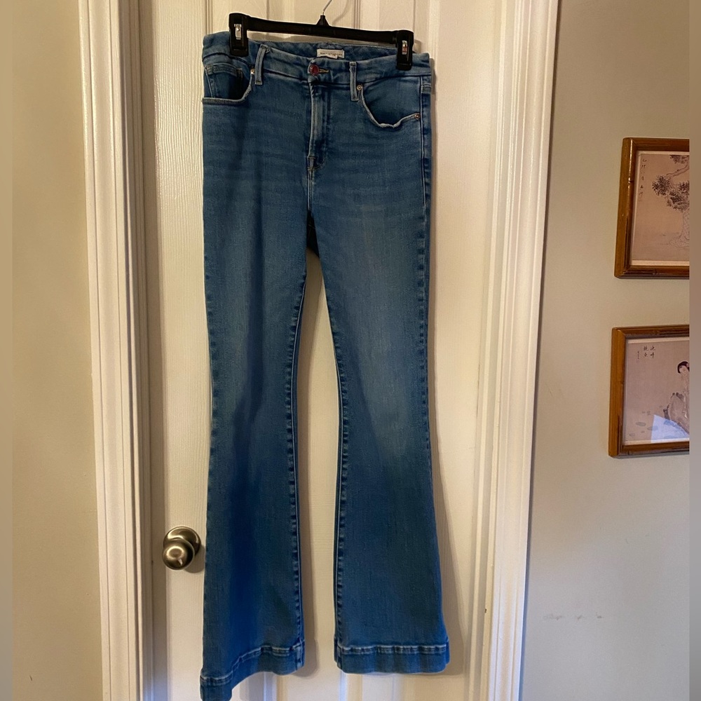 Good American fit and flare blue jeans. Size 8/29